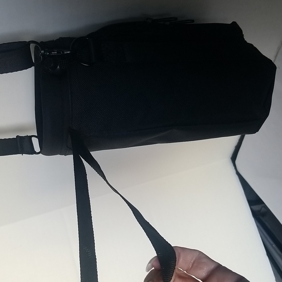 Black Crossbody Water Bottle Bag - Picture 9 of 9